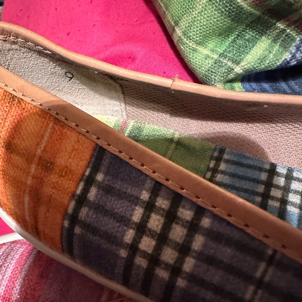 Dooney & Bourke Patchwork Crossbody Bag 13 x 7” & Flats SZ 9 plus Bonus wristlet - Picture 10 of 16